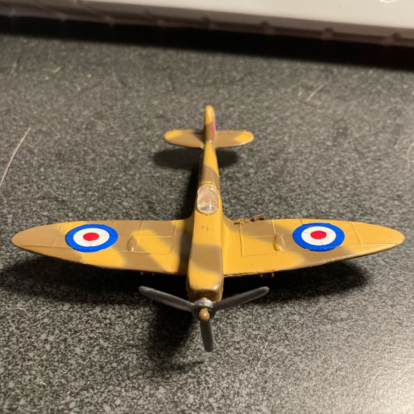 World War II Airplane set metal planes with great detail 10 to set NEW in box - Picture 8 of 11